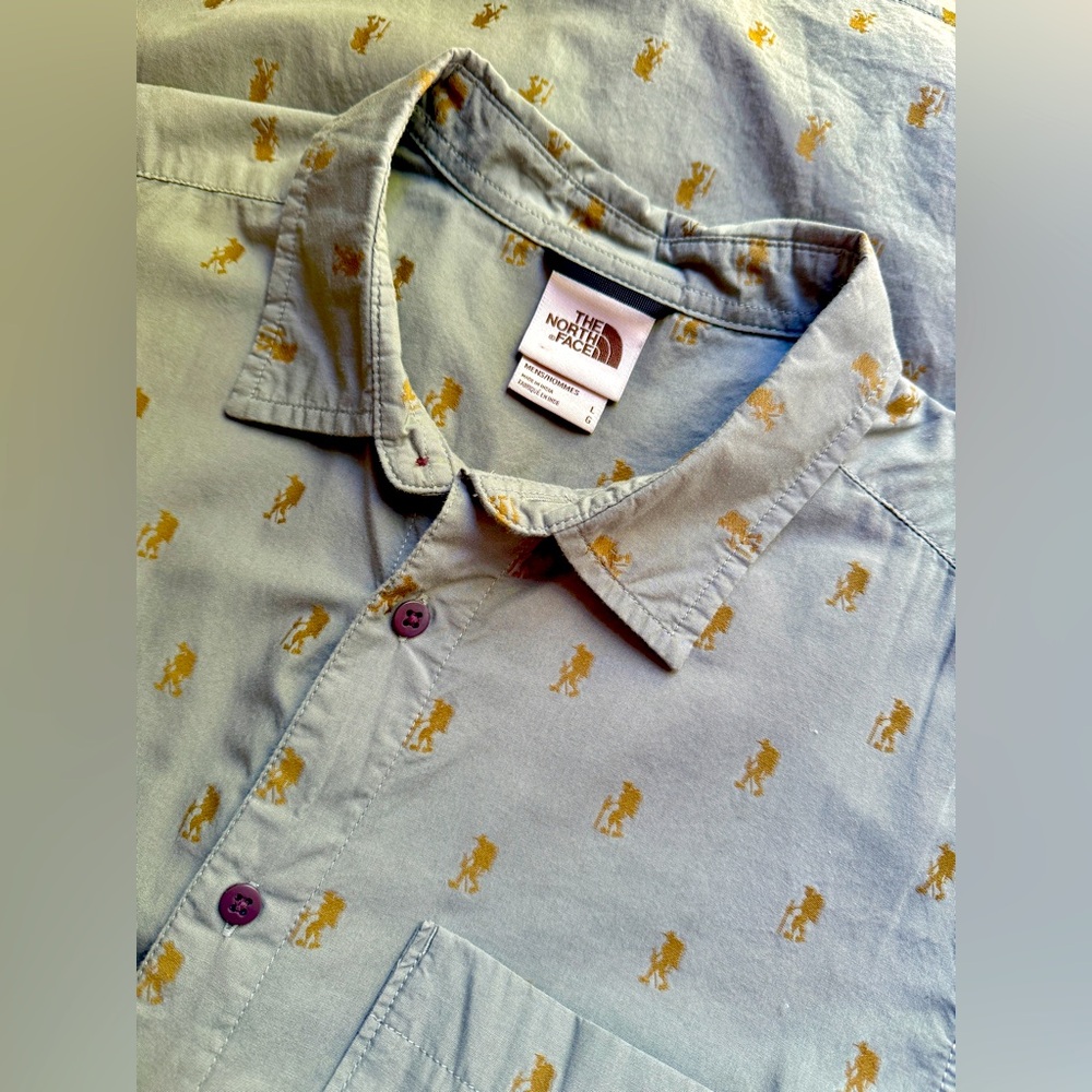 The North Face Men's Baytrail  Hiker Print Button Up Sleeve Pocket Shirt Large